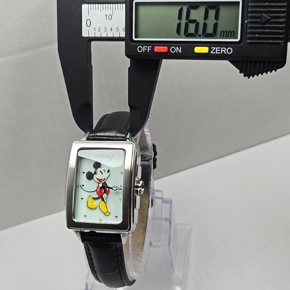 Disney MK50004TM Mickey Mouse Watch Stainless Steel New Battery Works Great main image 5